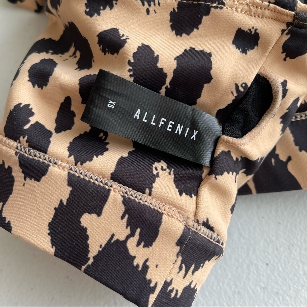 Leopard Print Sports Bra - Picture 5 of 10